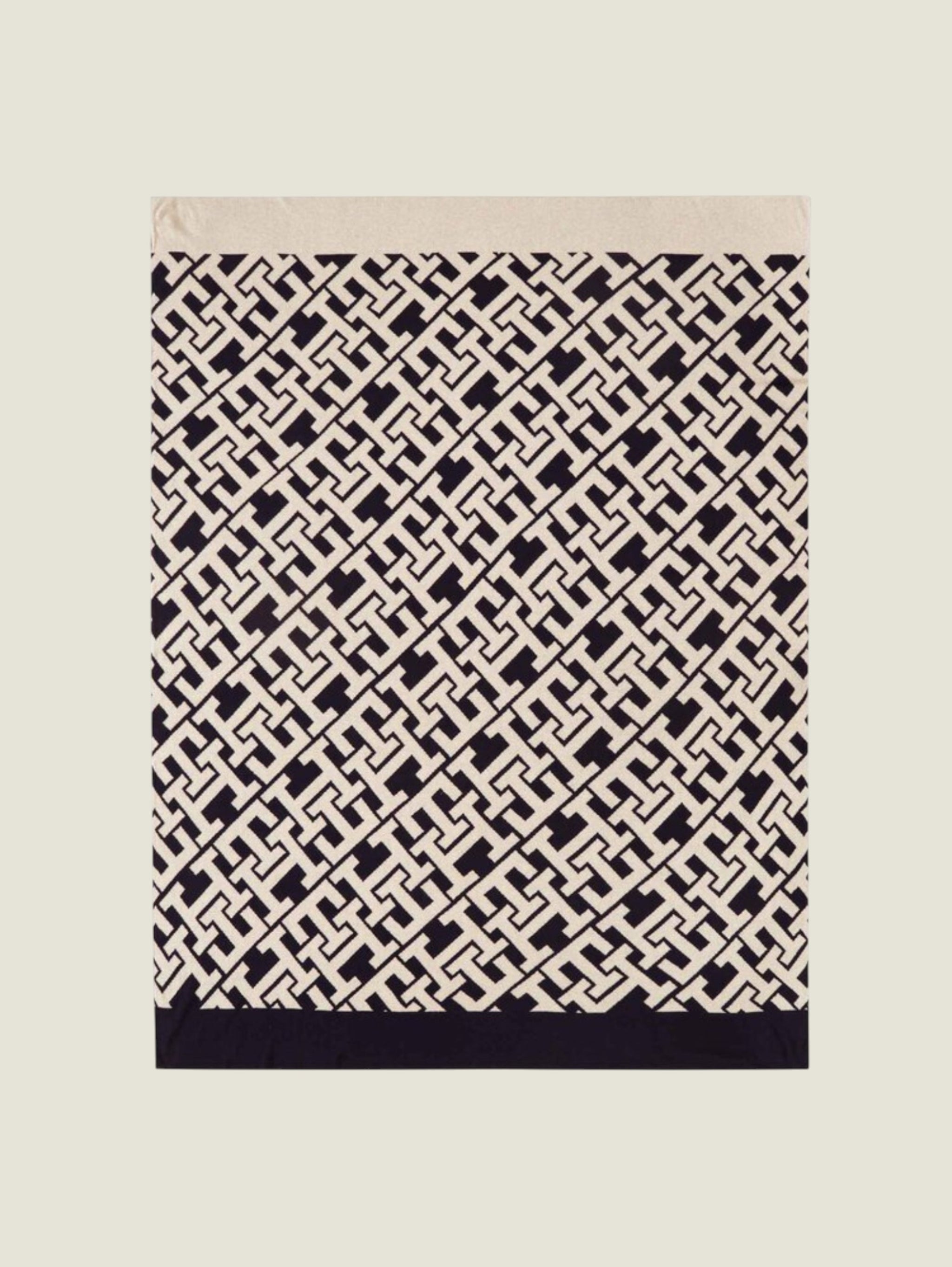 Tommy Hilfiger Spirit Knitted Throw