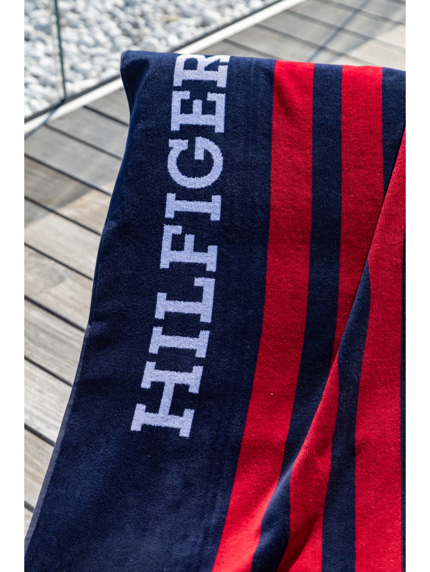 Tommy Hilfiger 450 GSM Relax Beach Towel