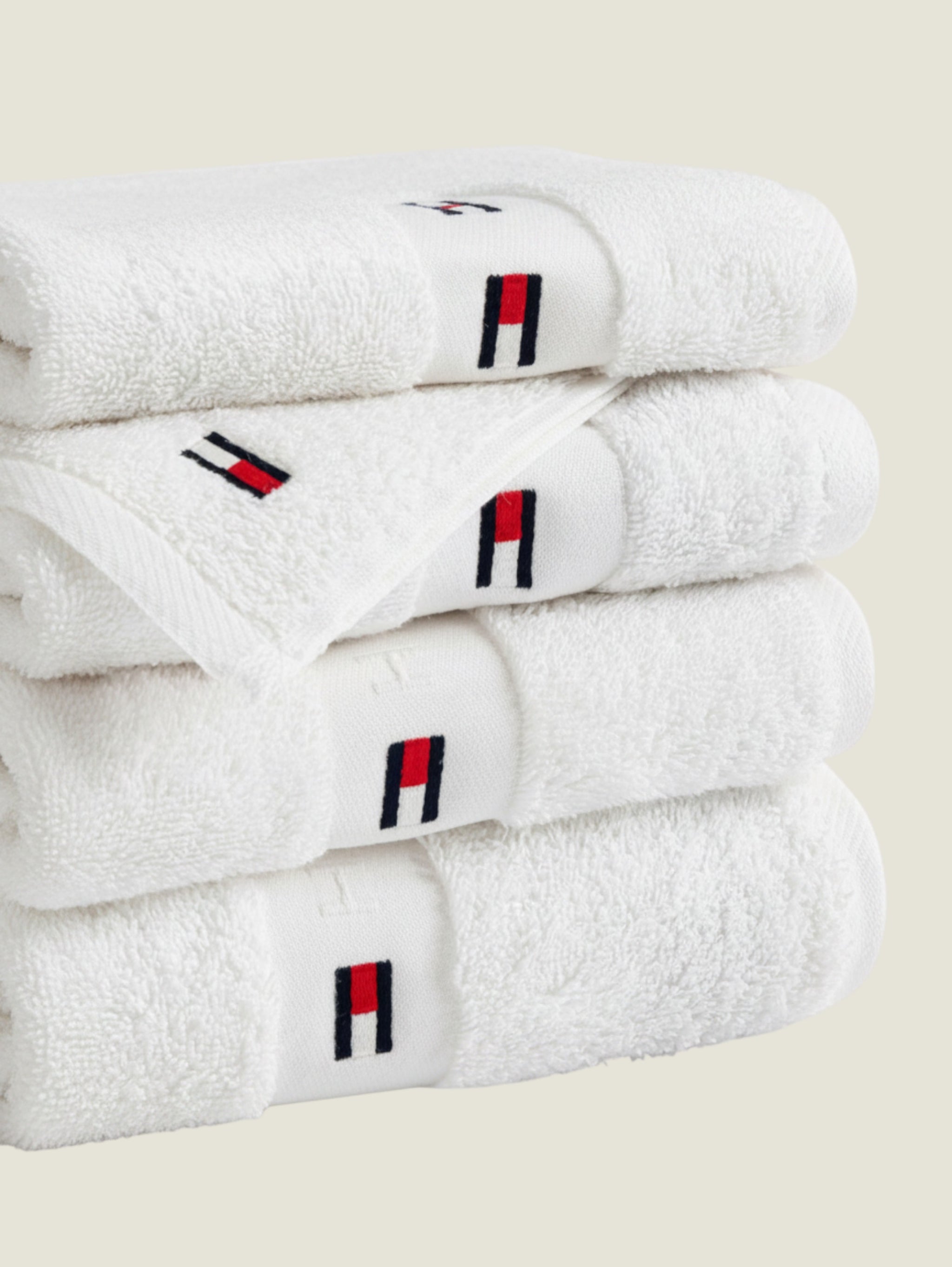 Tommy Hilfiger 520 GSM Legend Towel