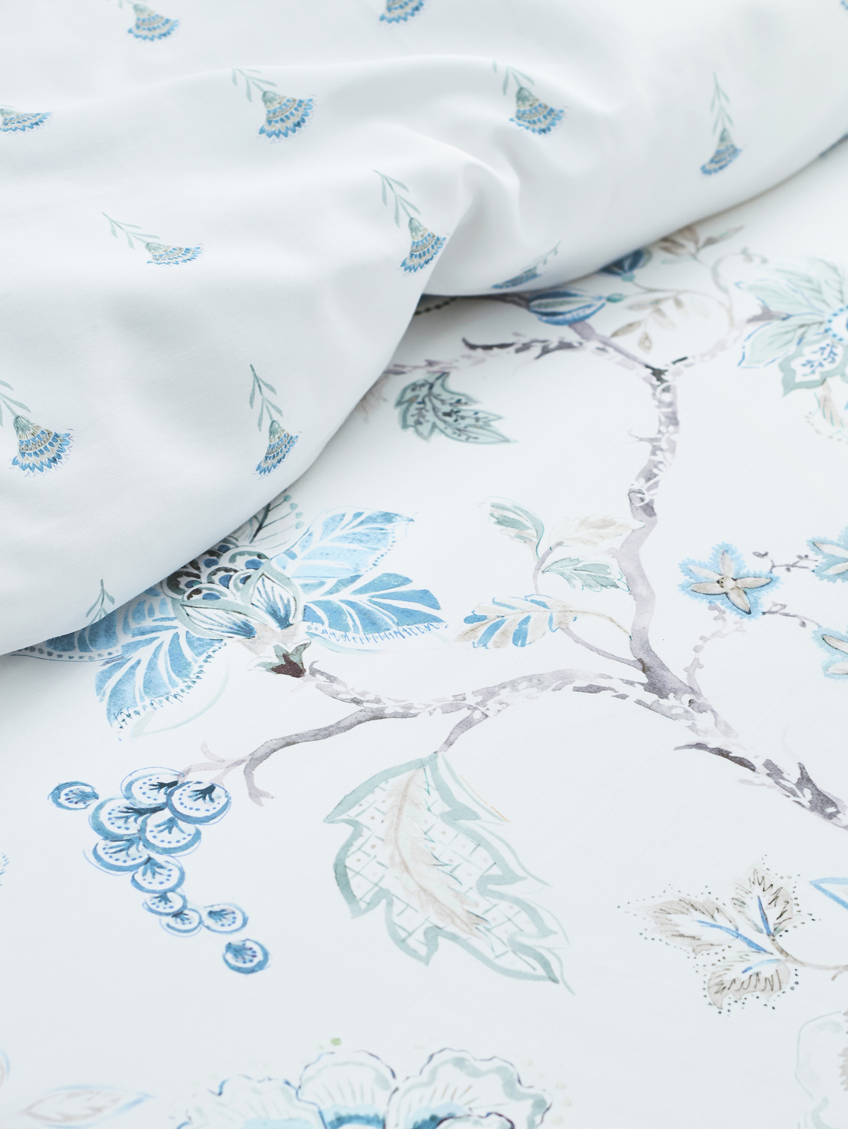 Christy Tropical Flower Duvet Set