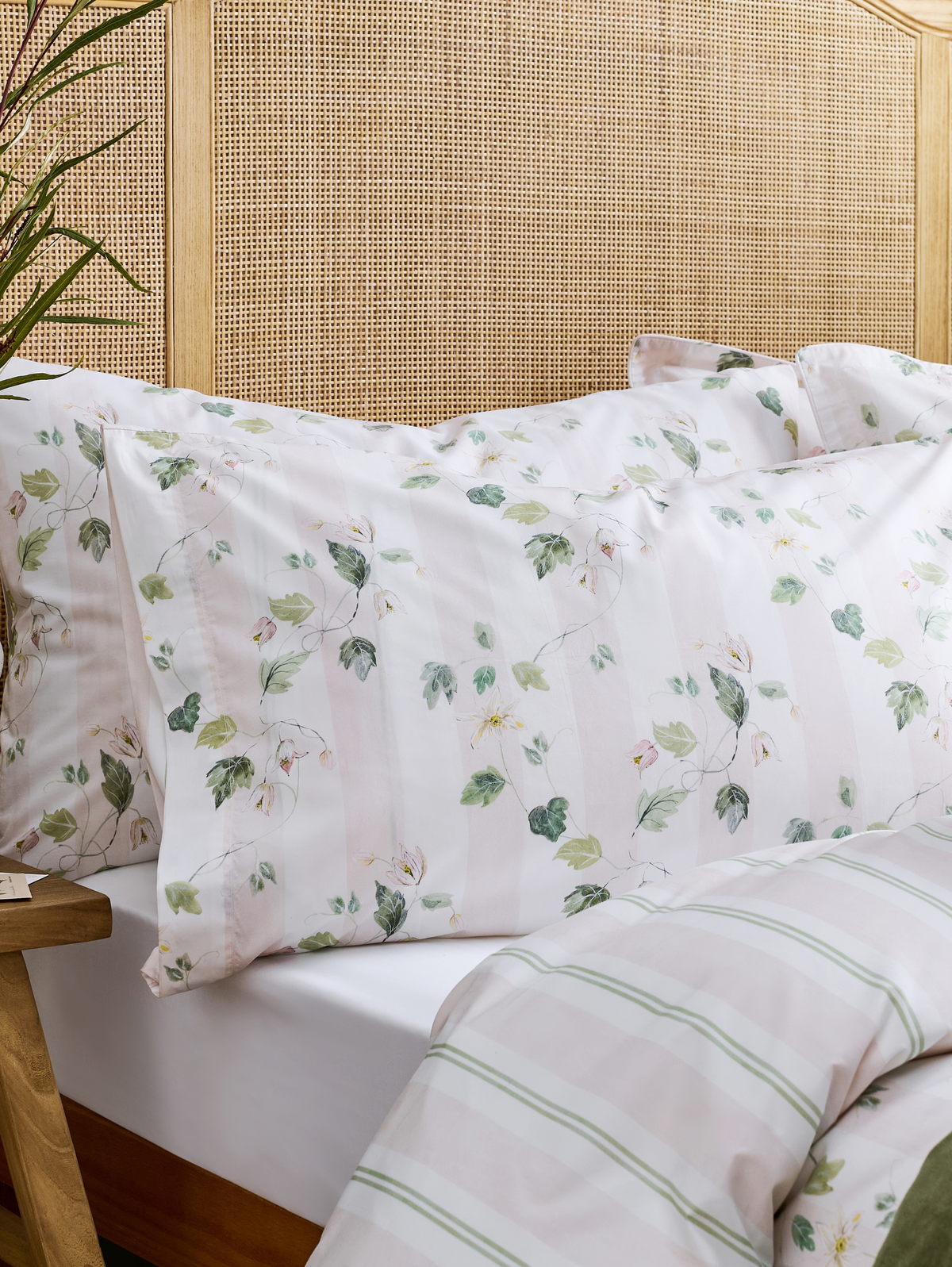 Christy Snowdrops Duvet Set