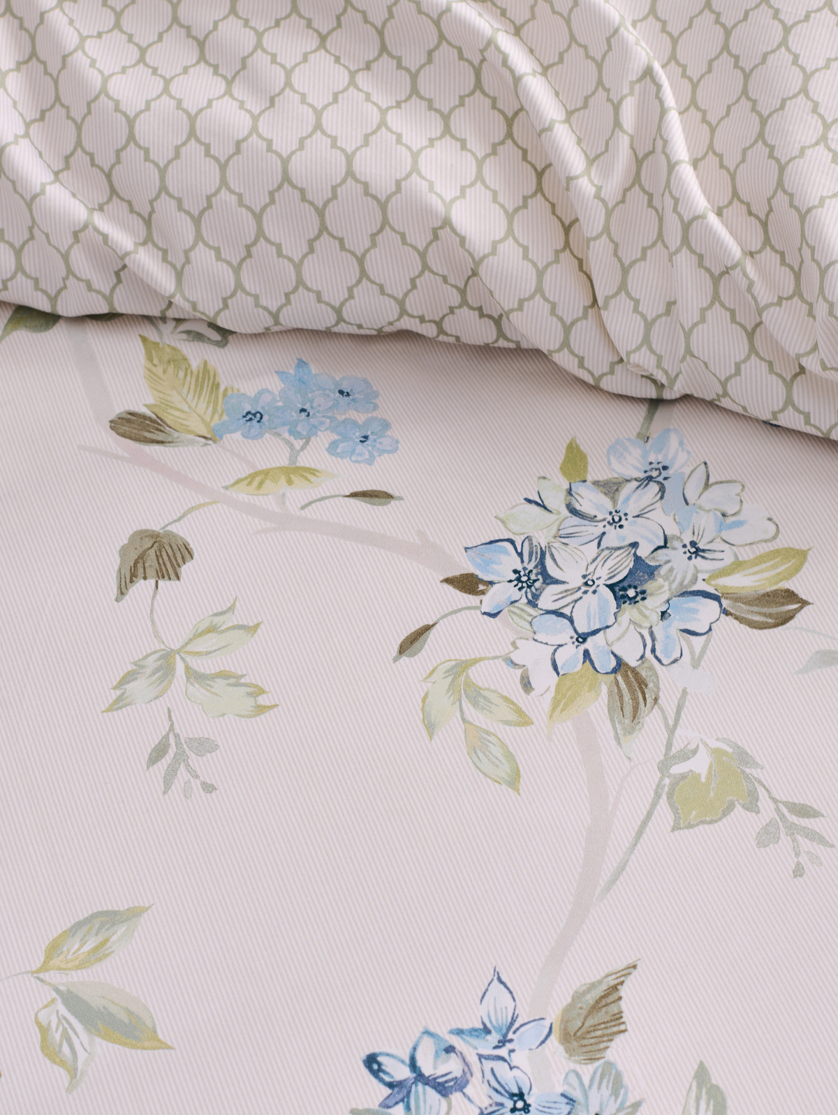 Christy Hydrangea Duvet Set