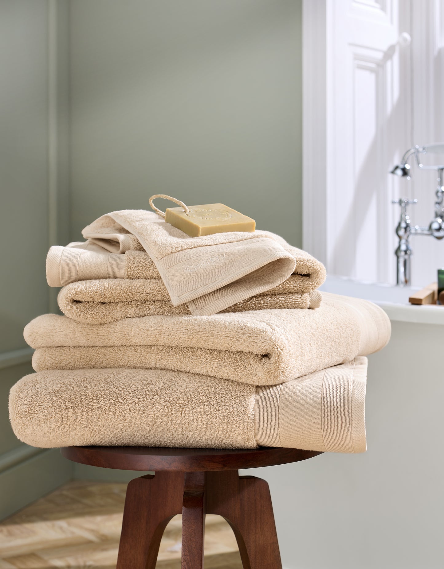 Christy Signature Towels - 800 GSM