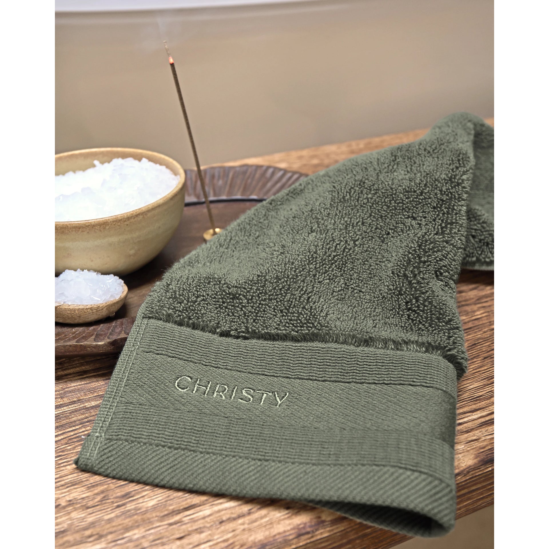 Christy Signature Towels - 800 GSM