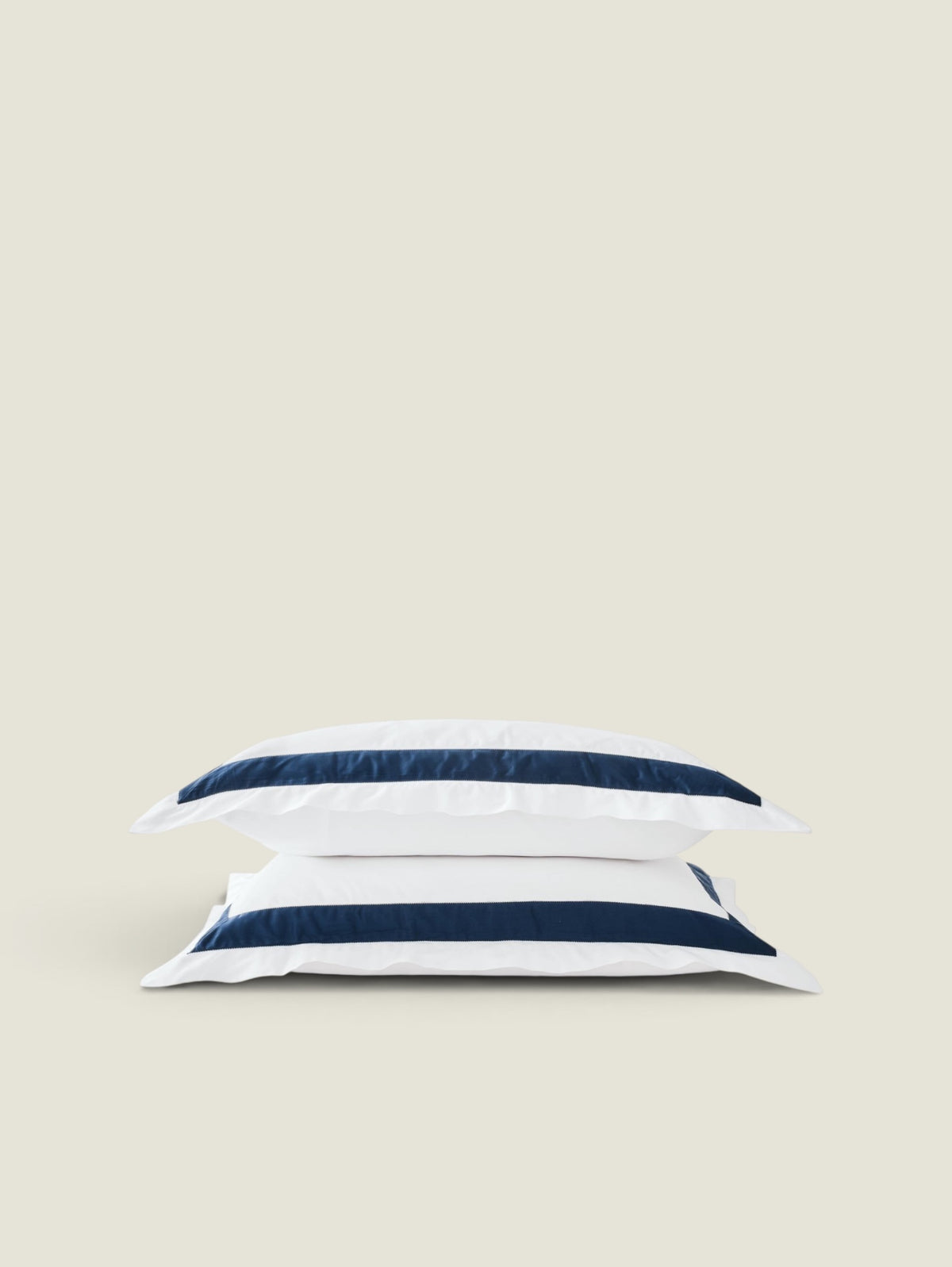 Christy Balmoral Duvet Set - 300 Thread Count Sateen Queen / Navy