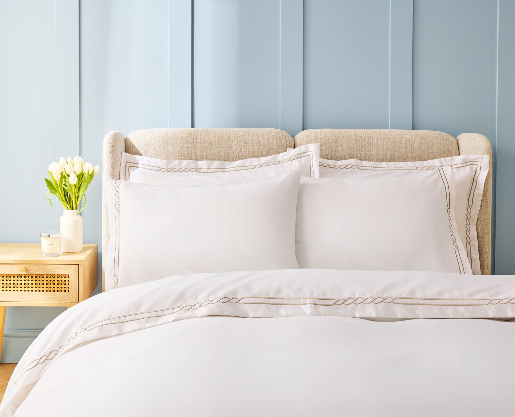 Nautical Duvet Set White with Silver Embroidery Light Grey / Gulf Super King - 260x240, 50x75 + 5 CM (2)