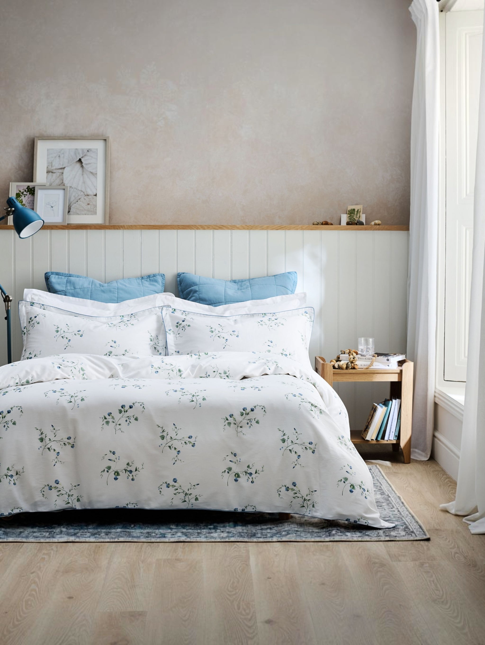 Christy Forget Me Knot Comforter Set - 200 Thread Count Sateen