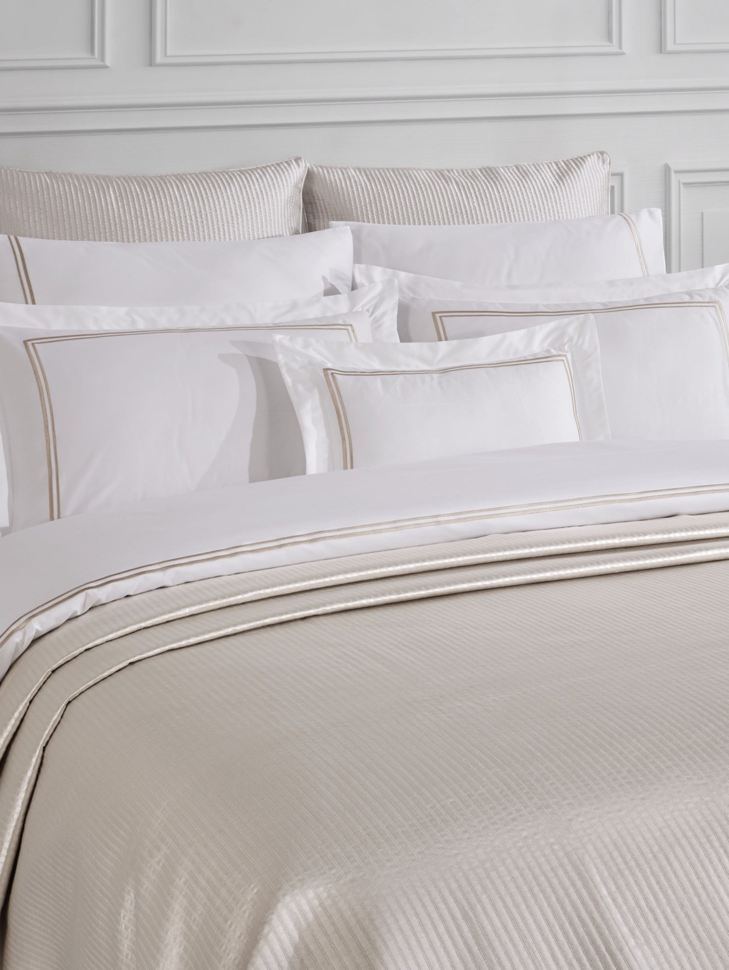 Sabiha Bed Cover Set