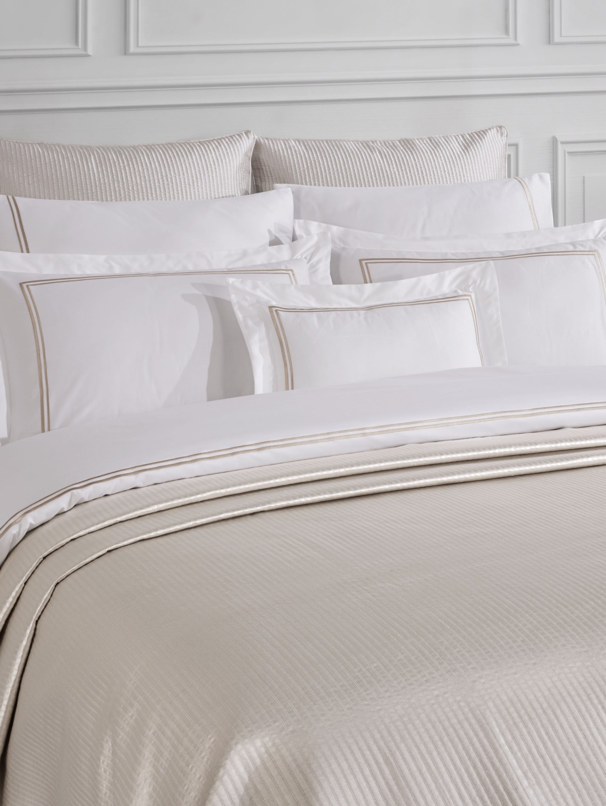 Sabiha Bed Cover Set